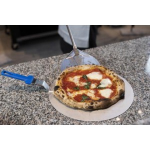 Φτυάρι ανοξείδωτο από ατσάλι με στρογγυλή  διάτρητη φλούδα πίτσας. IE-23F GI METAL